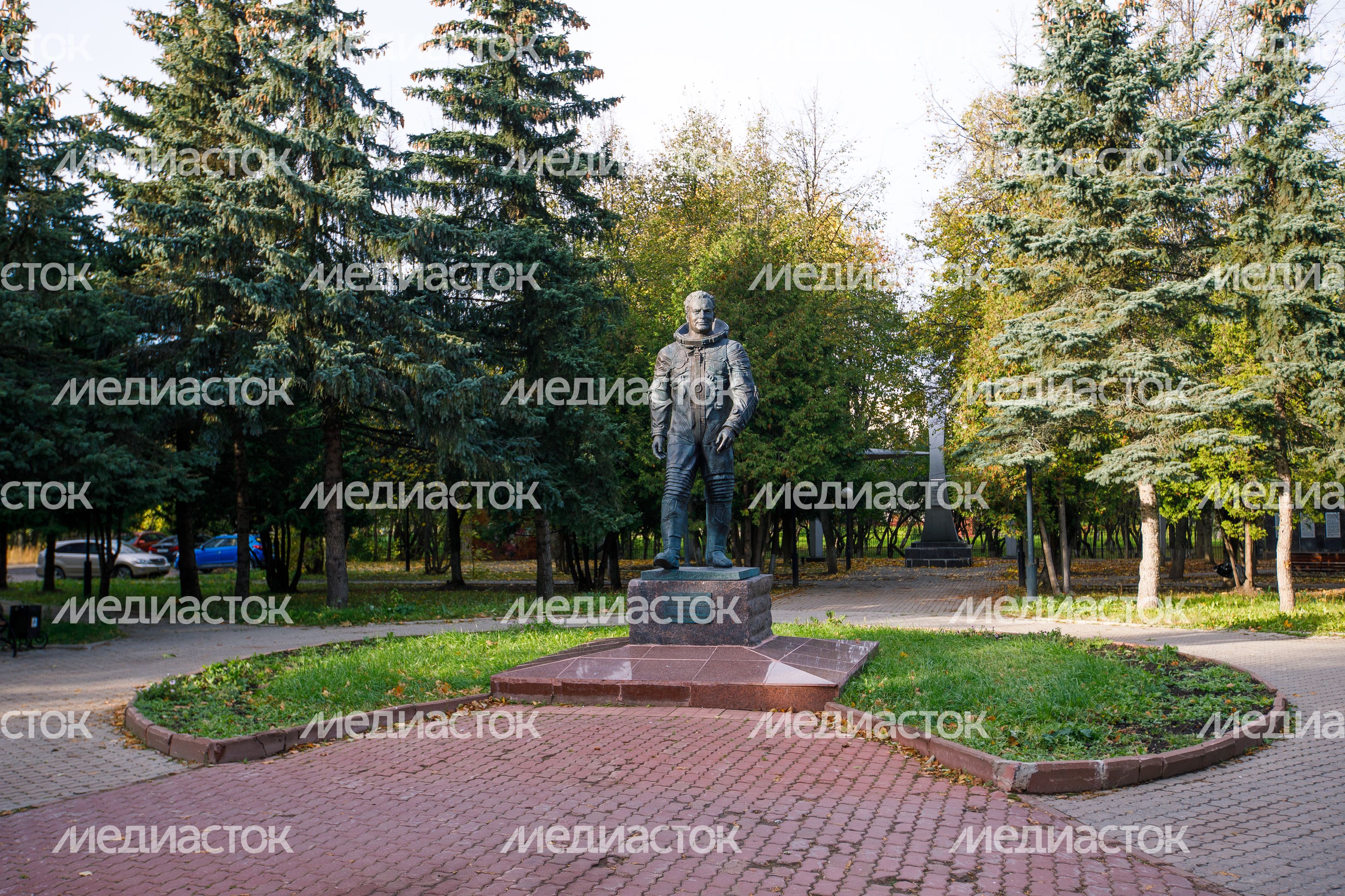 Краснознаменск. Памятник космонавту Герману Титову Краснознаменск. Памятник космонавту Герману Титову
