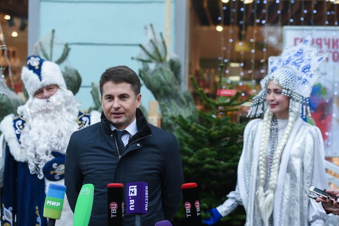 Открытие елочных базаров в Москве