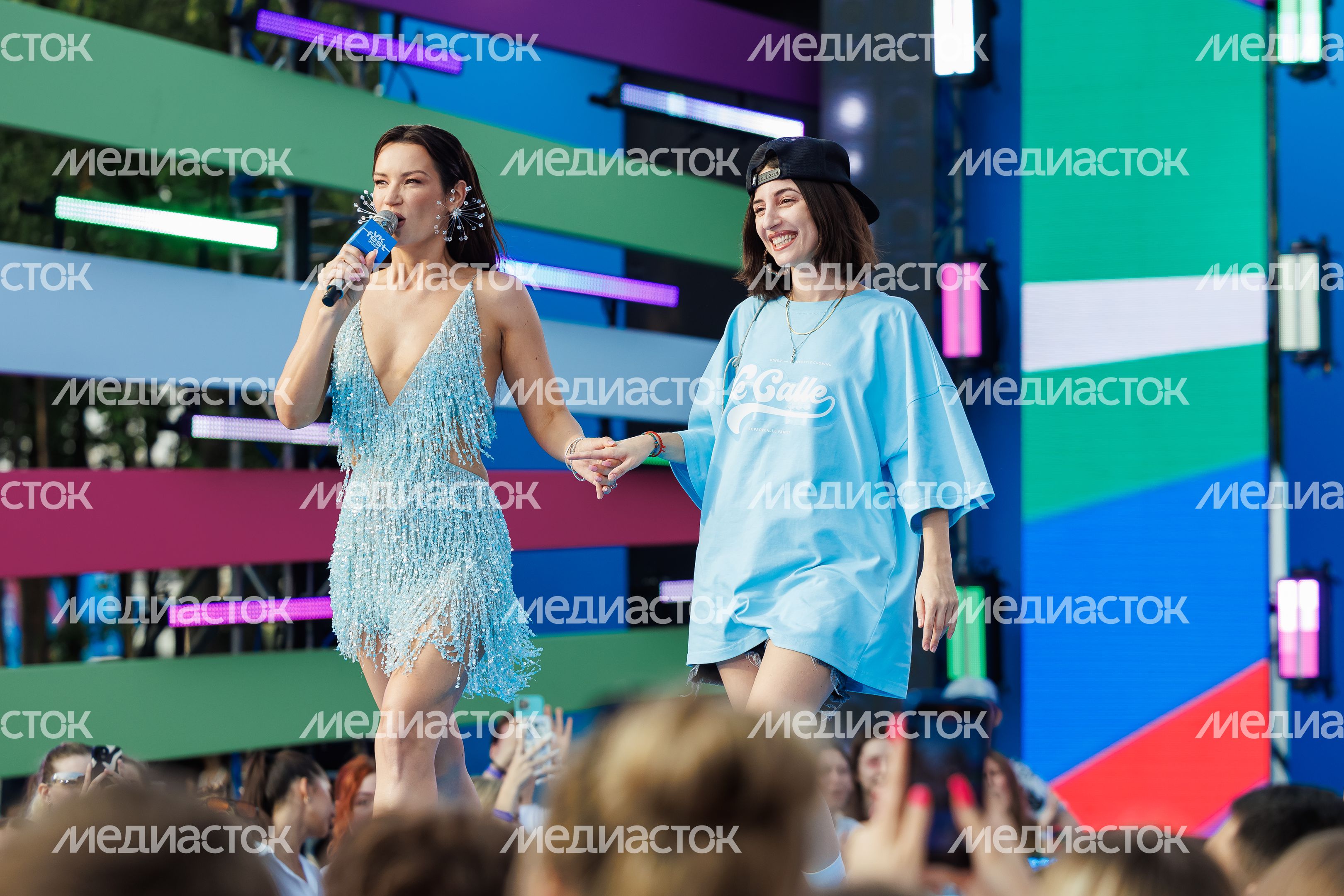 Ида Галич на открытии VK Fest -2024 в московских "Лужниках" Ида Галич на открытии VK Fest -2024 в московских "Лужниках"