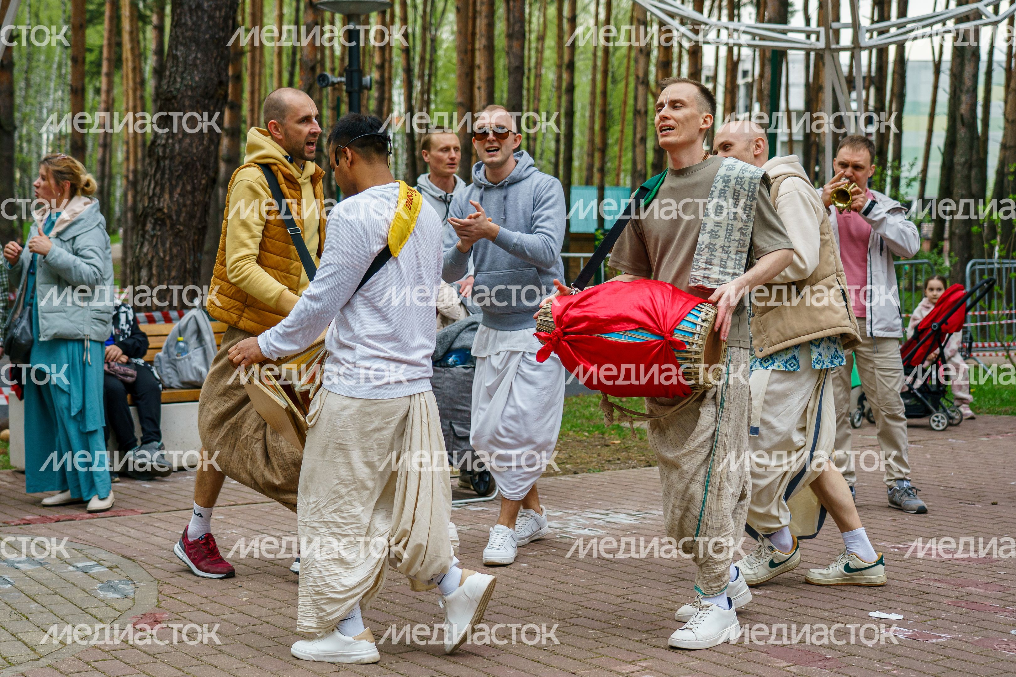50-летний юбилей парка «Елочки» в Домодедово 50-летний юбилей парка «Елочки» в Домодедово