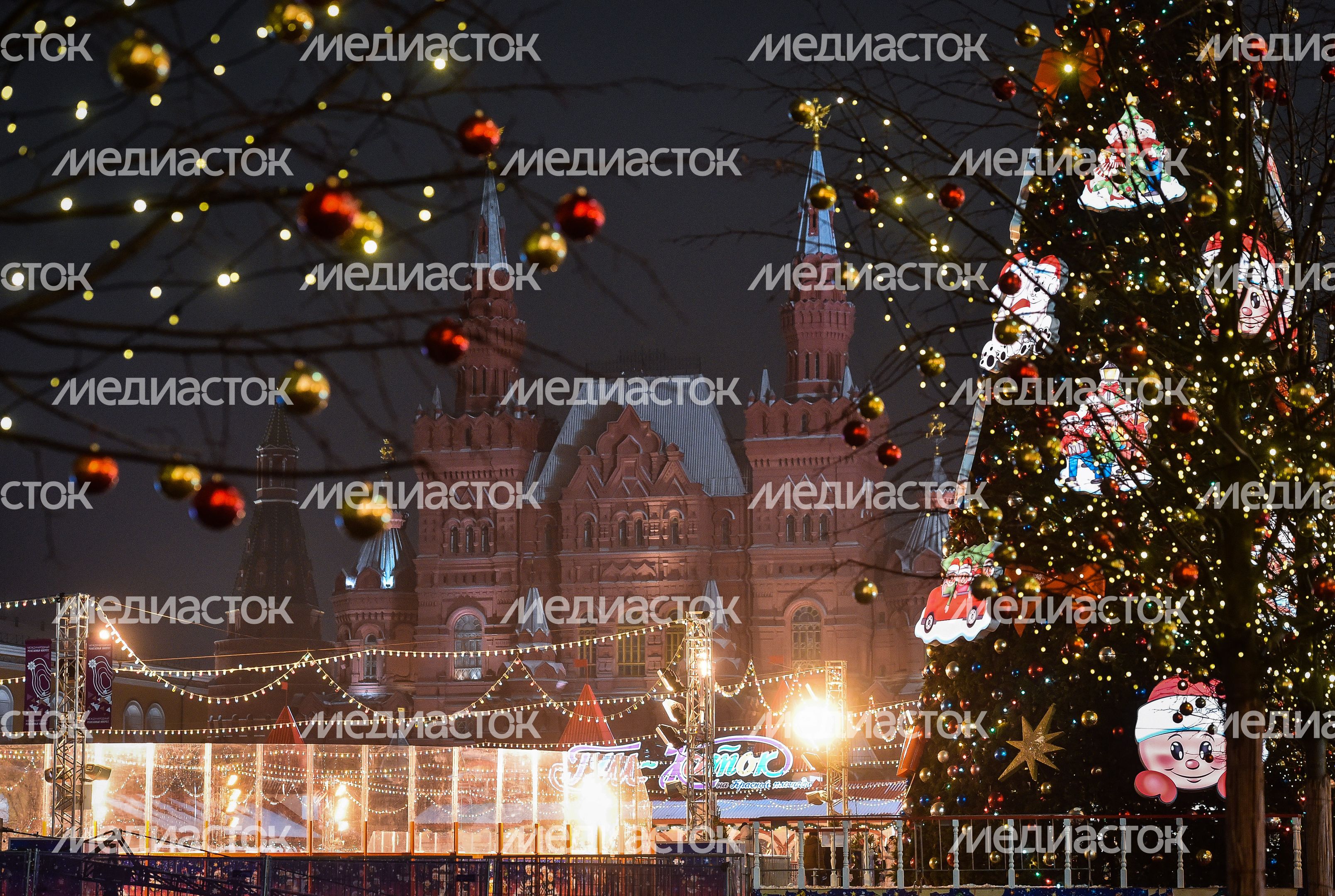 Новогодняя иллюминация в Москве