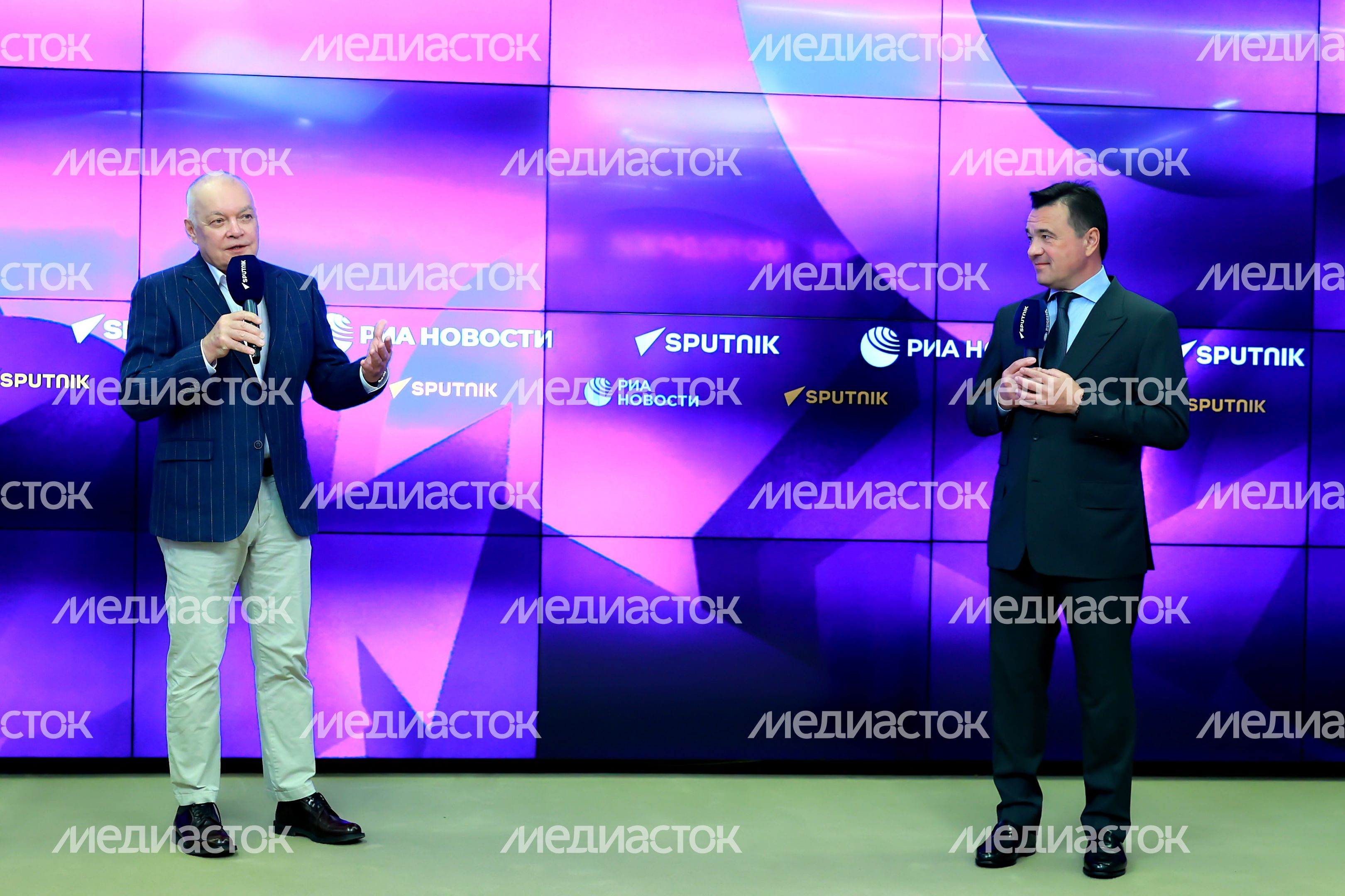 Андрей Воробьев вручил Дмитрию Киселеву Орден «За заслуги перед Московской областью» I степени
