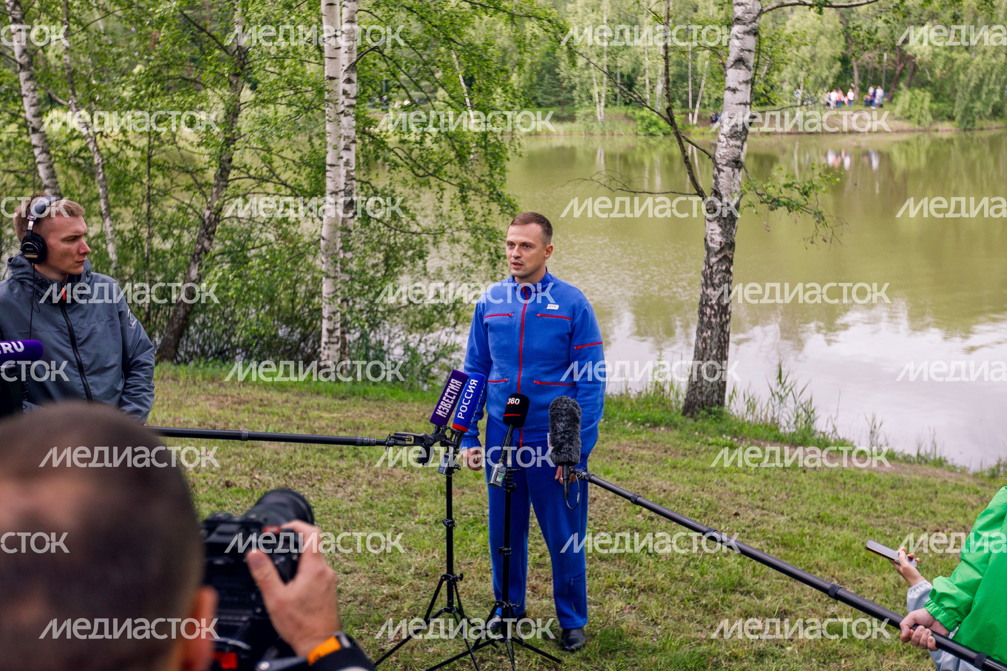 Кандидат в космонавты Александр Жеребцов в Звездном городке на тренировке спасательной операции космонавтов Кандидат в космонавты Александр Жеребцов в Звездном городке на тренировке спасательной операции космонавтов