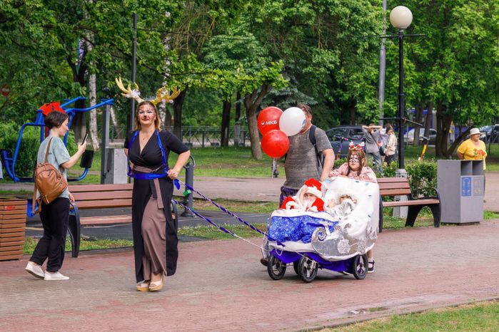 Парад колясок в сквере "Юбилейный" в Химках