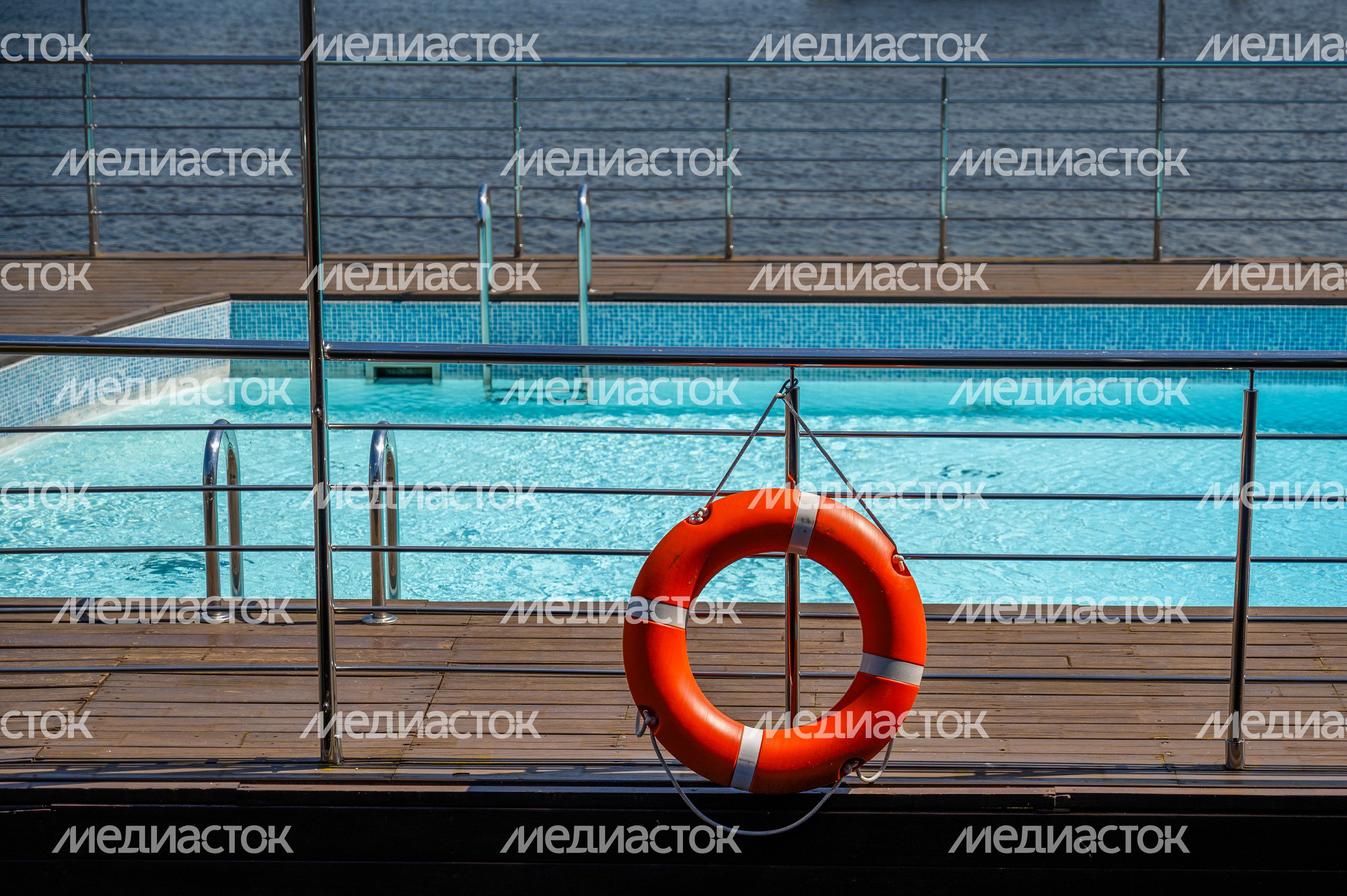 Бассейн у яхт-клуба Tenzor Sailing Club на Пестовском водохранилище в Мытищах Бассейн у яхт-клуба Tenzor Sailing Club на Пестовском водохранилище в Мытищах