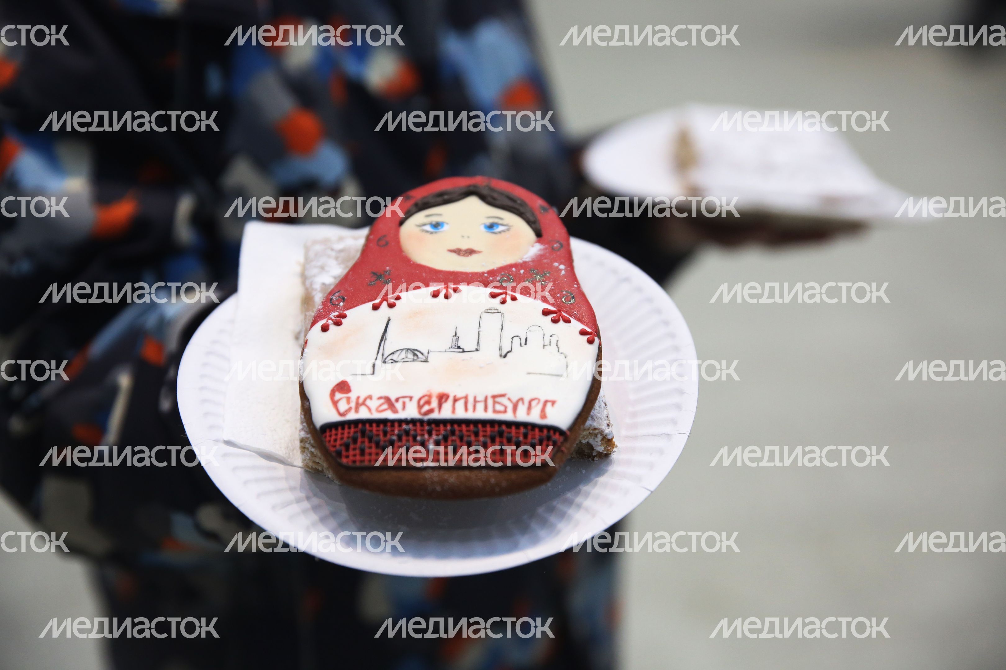 Самая большая коврижка на ярмарке меда в Гостином Дворе