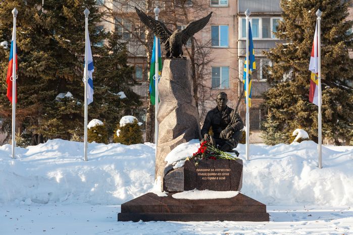 Памятник ветеранам локальных войн в сквере Ветеранов города Дзержинский