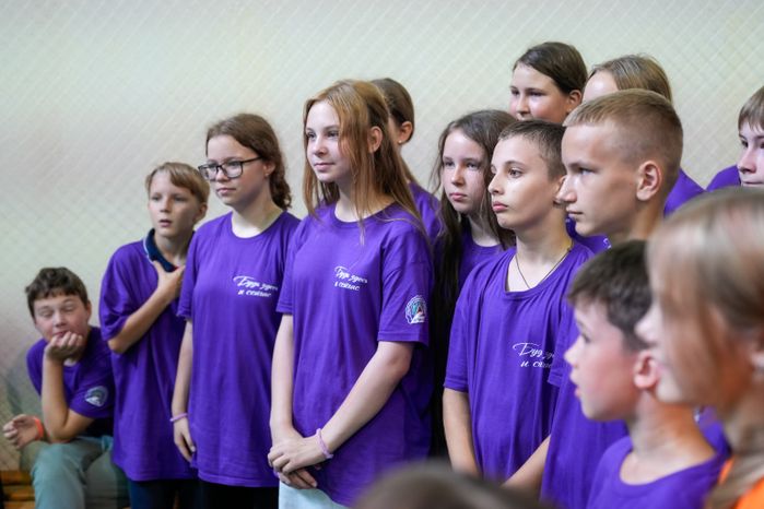 Андрей Воробьев пообщался с детьми участников СВО в подмосковном лагере "Литвиново"