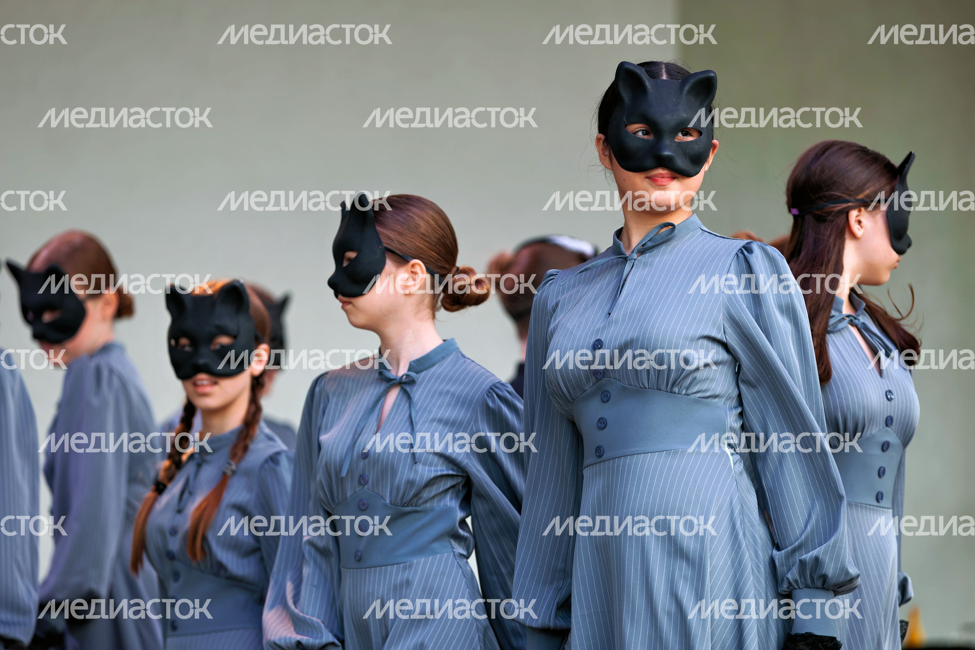 Костюмированное шествие в Центральном парке Лобни на закрытии XXX Театрального фестиваля «Русская классика» Костюмированное шествие в Центральном парке Лобни на закрытии XXX Театрального фестиваля «Русская классика»