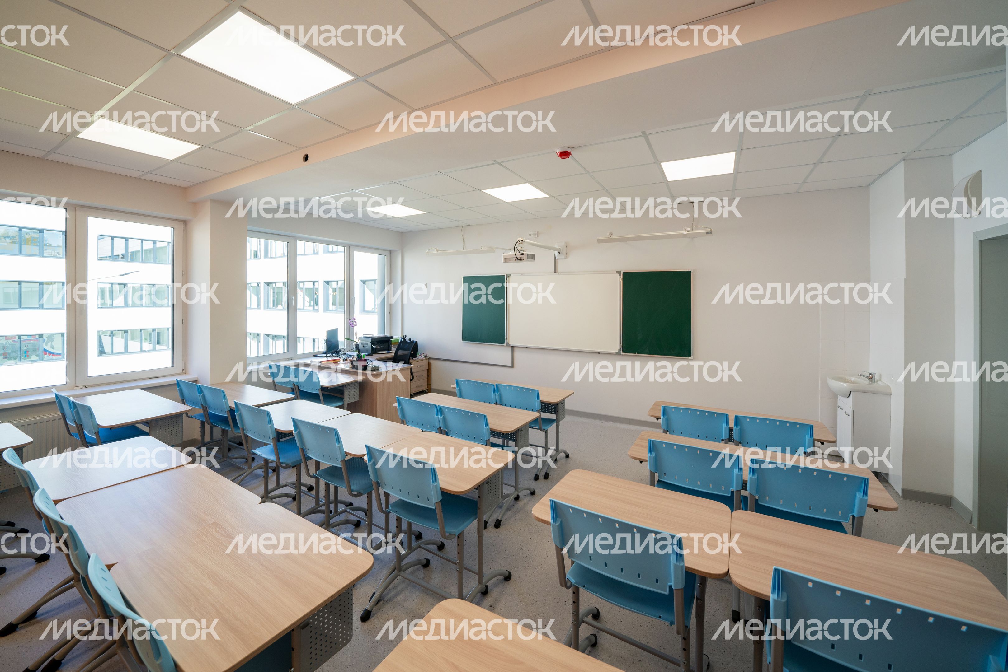 Учебный кабинет средней школы №2 на улице Фестивальной в Лобне после капитального ремонта Учебный кабинет средней школы №2 на улице Фестивальной в Лобне после капитального ремонта