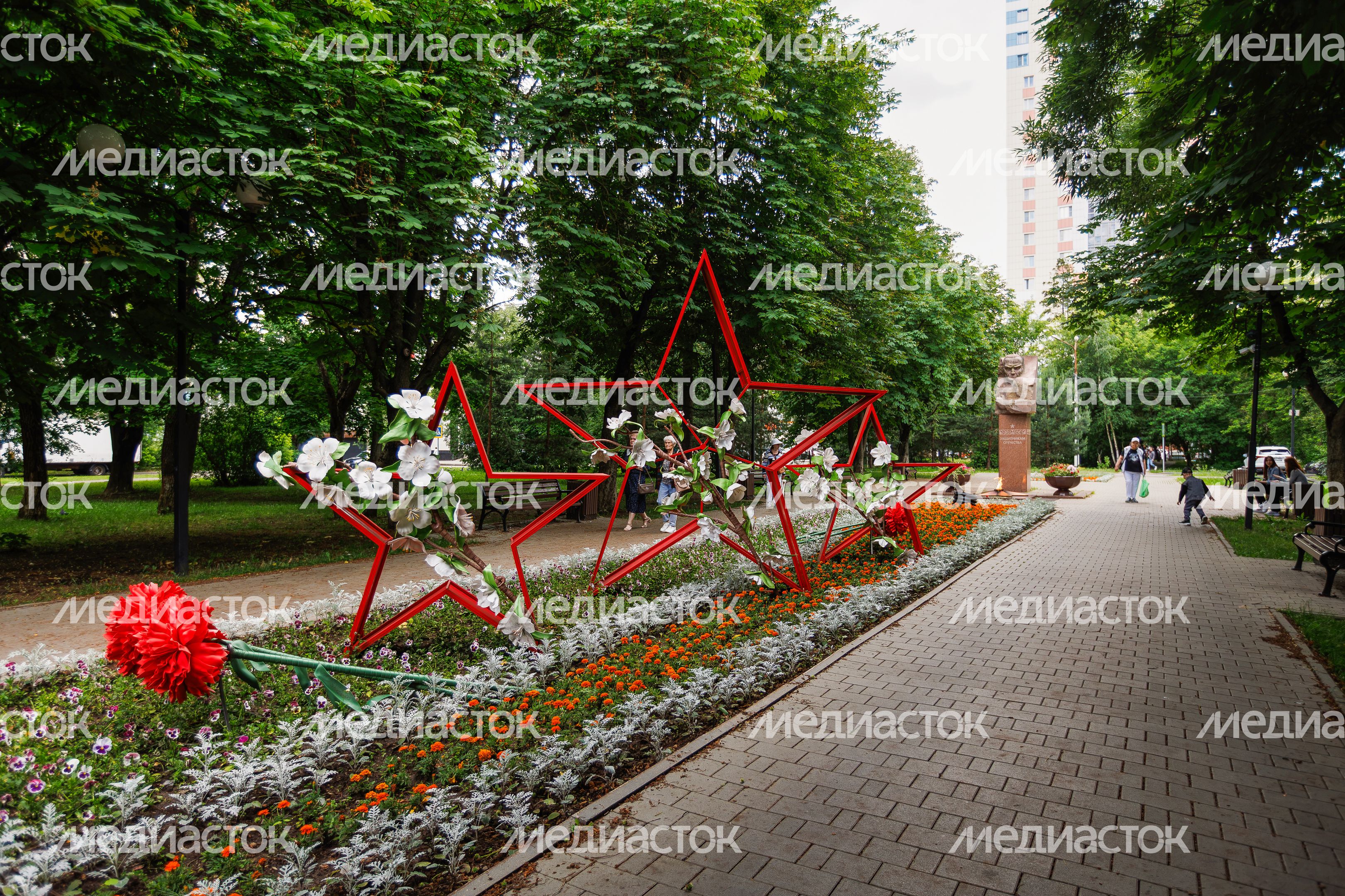 Мемориал «Вечный огонь» на Лесной улице в микрорайоне Юбилейный города Королева Мемориал «Вечный огонь» на Лесной улице в микрорайоне Юбилейный города Королева
