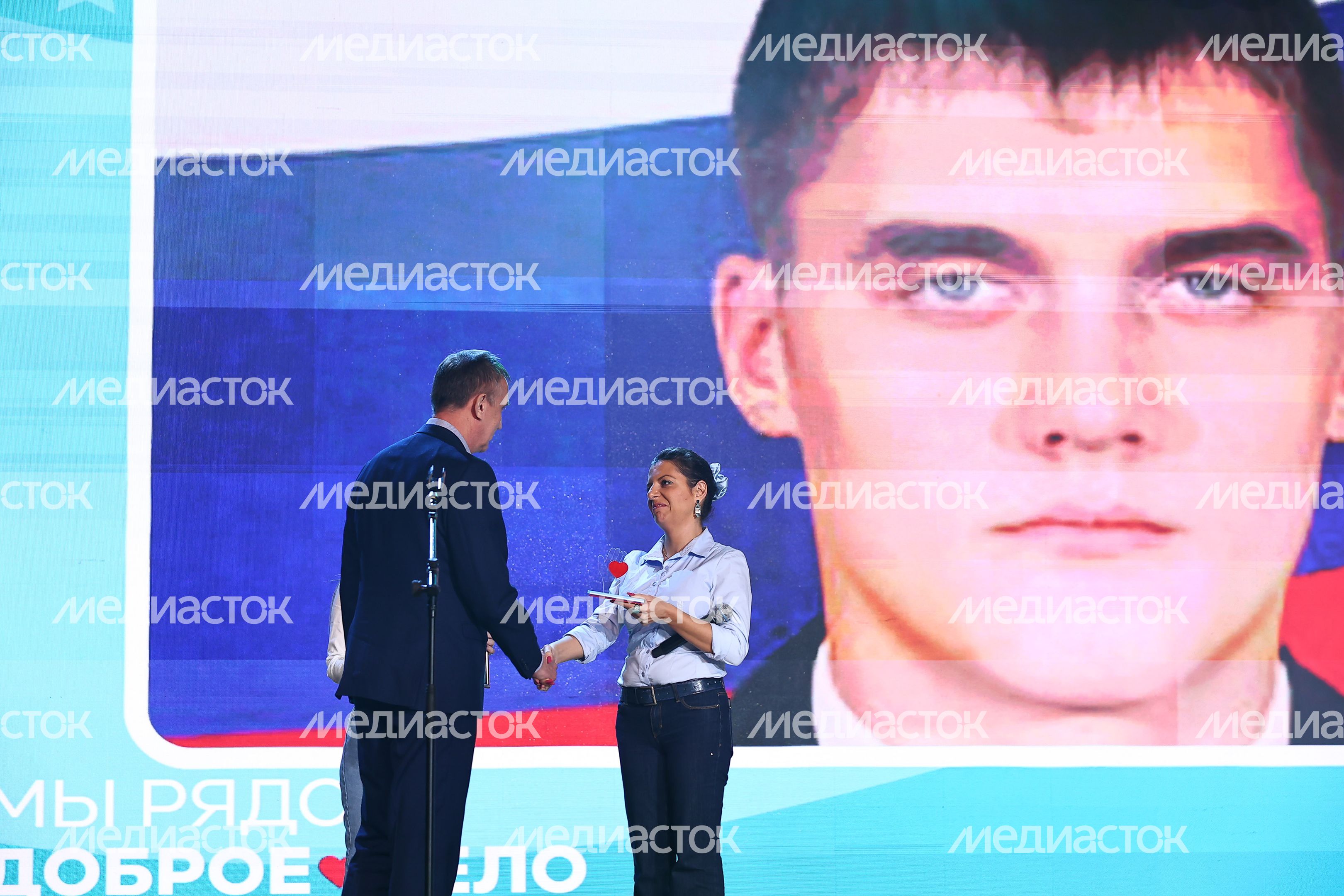 Награждение Губернатором лауреатов губернаторской премии «Мы рядом. Доброе дело»