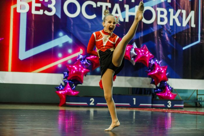 Дубна. Соревнования по чирлидингу в спорткомплексе «Радуга»
