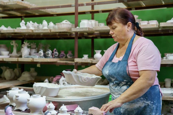 Гжельская фарфоровая мануфактура "Галактика и компания" в Раменском округе