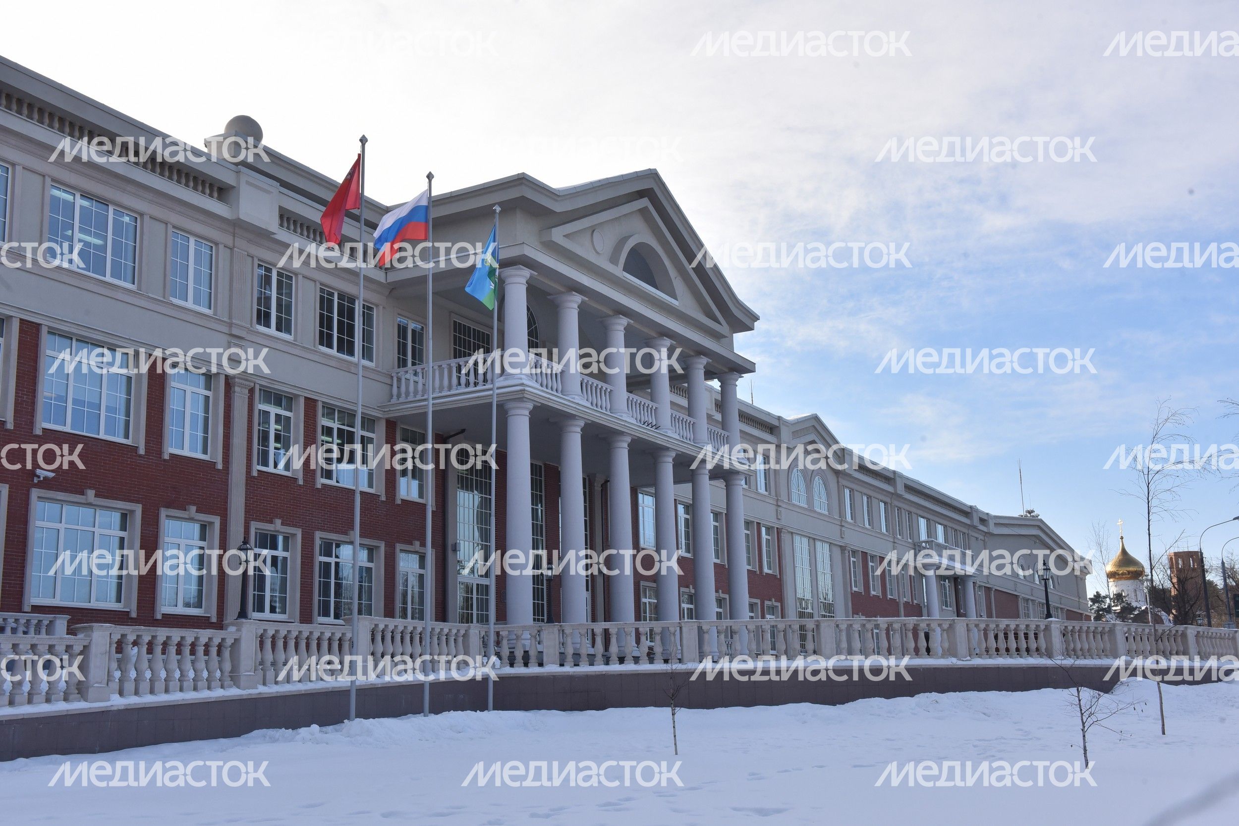 Губернатор вручил ордена за большой вклад в реконструкцию школы в Одинцовском районе