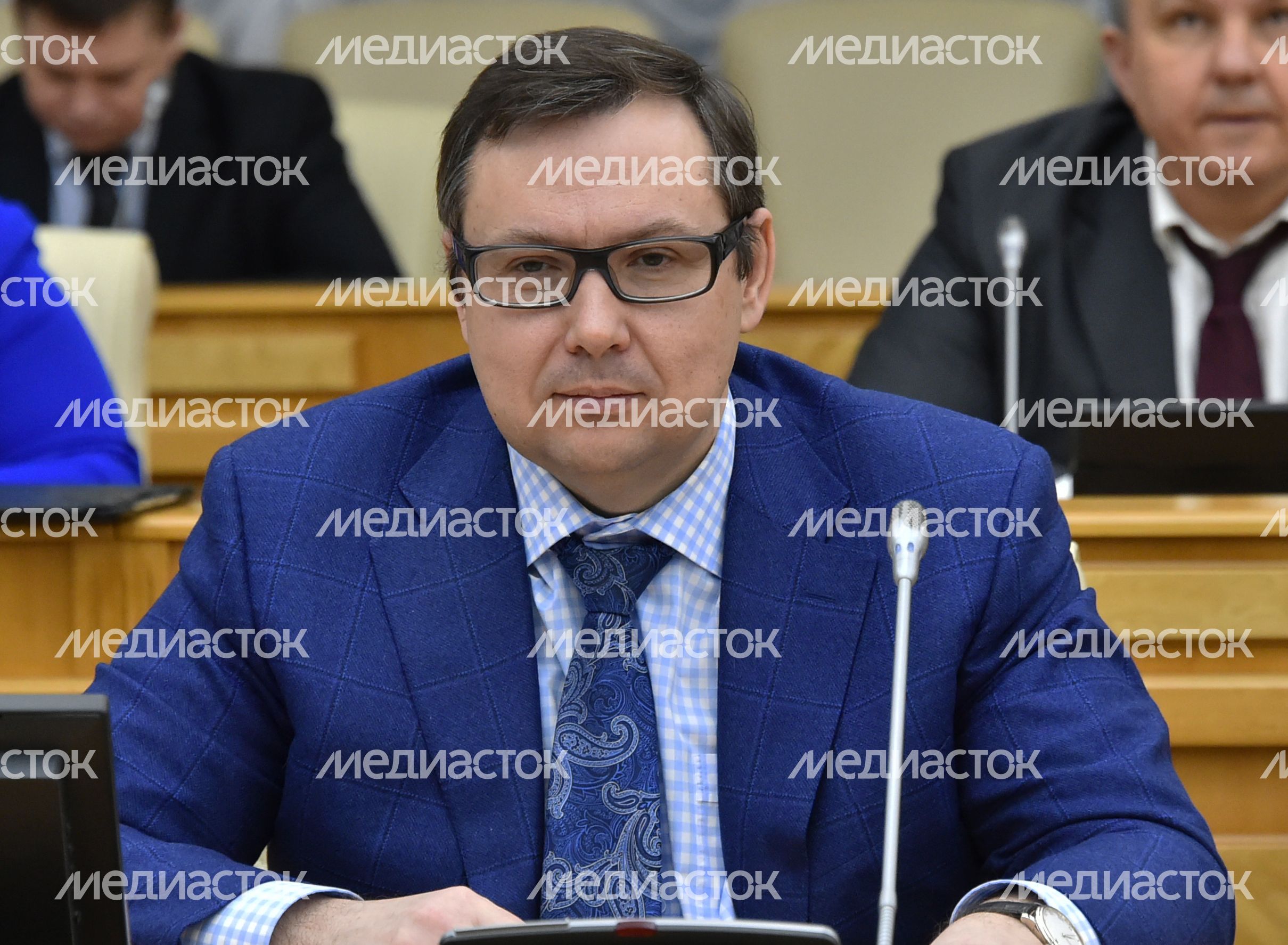 Губернатор Подмосковья провёл заседания правительства по вопросам ремонта и строительства дорог и ликвидации МУПов.