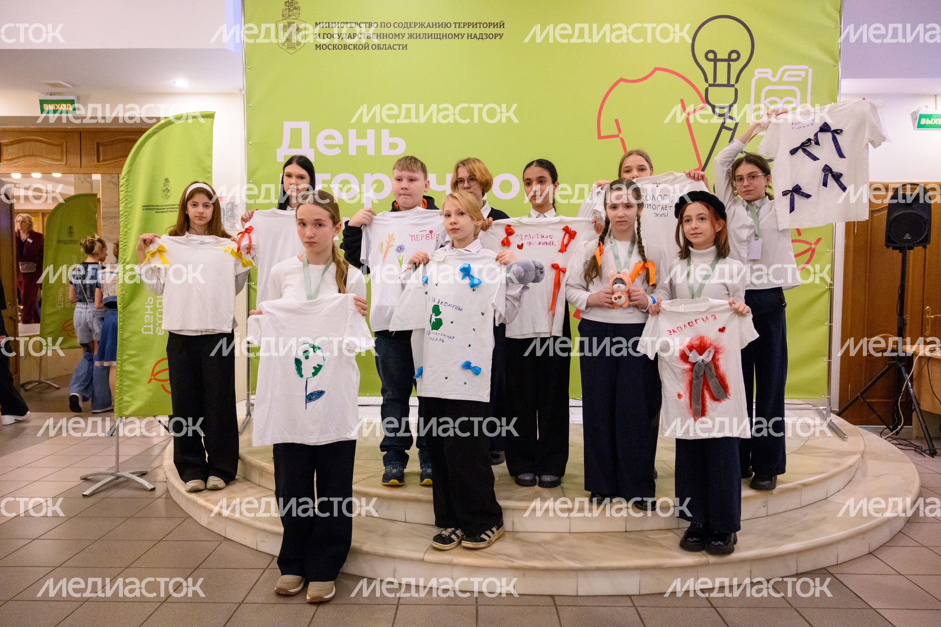 Конкурс росписи футболок на экологическую тематику в День вторичной переработки в Долгопрудном