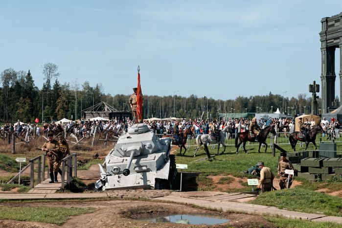 Военно-историческая реконструкция «Огненная дуга» в Одинцовском округе, посвященная Курской битве