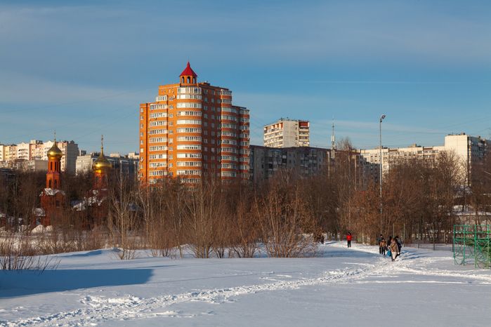 Зимние виды города Дзержинский