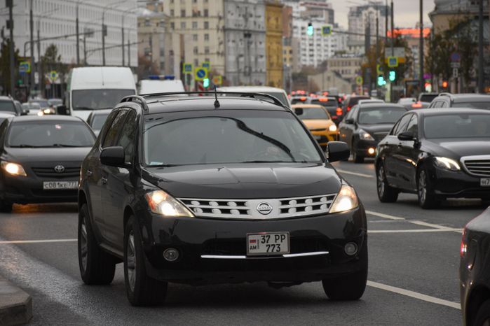 Повседневная жизнь города в Москве осенью