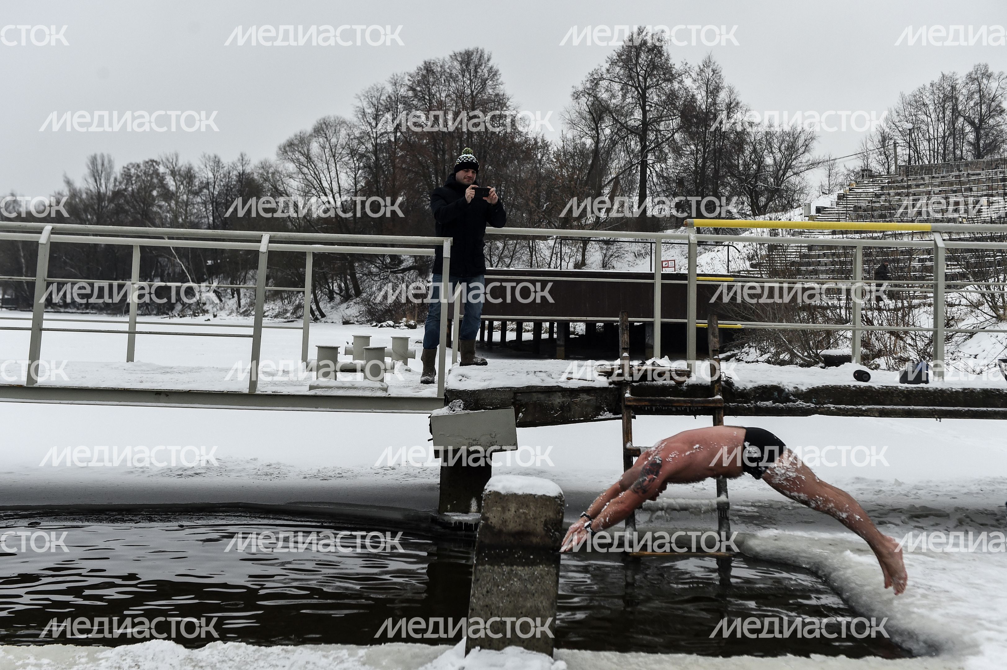 Купание моржей в Долгопрудном