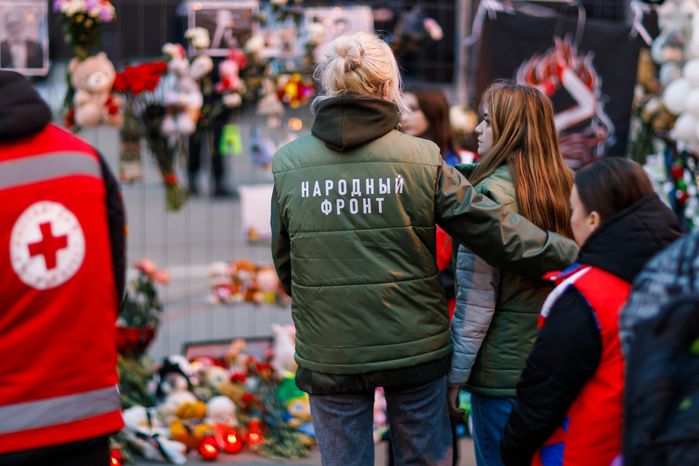 День памяти жертв теракта - акция памяти "Журавли" на девятый день после трагедии в "Крокус сити холле"