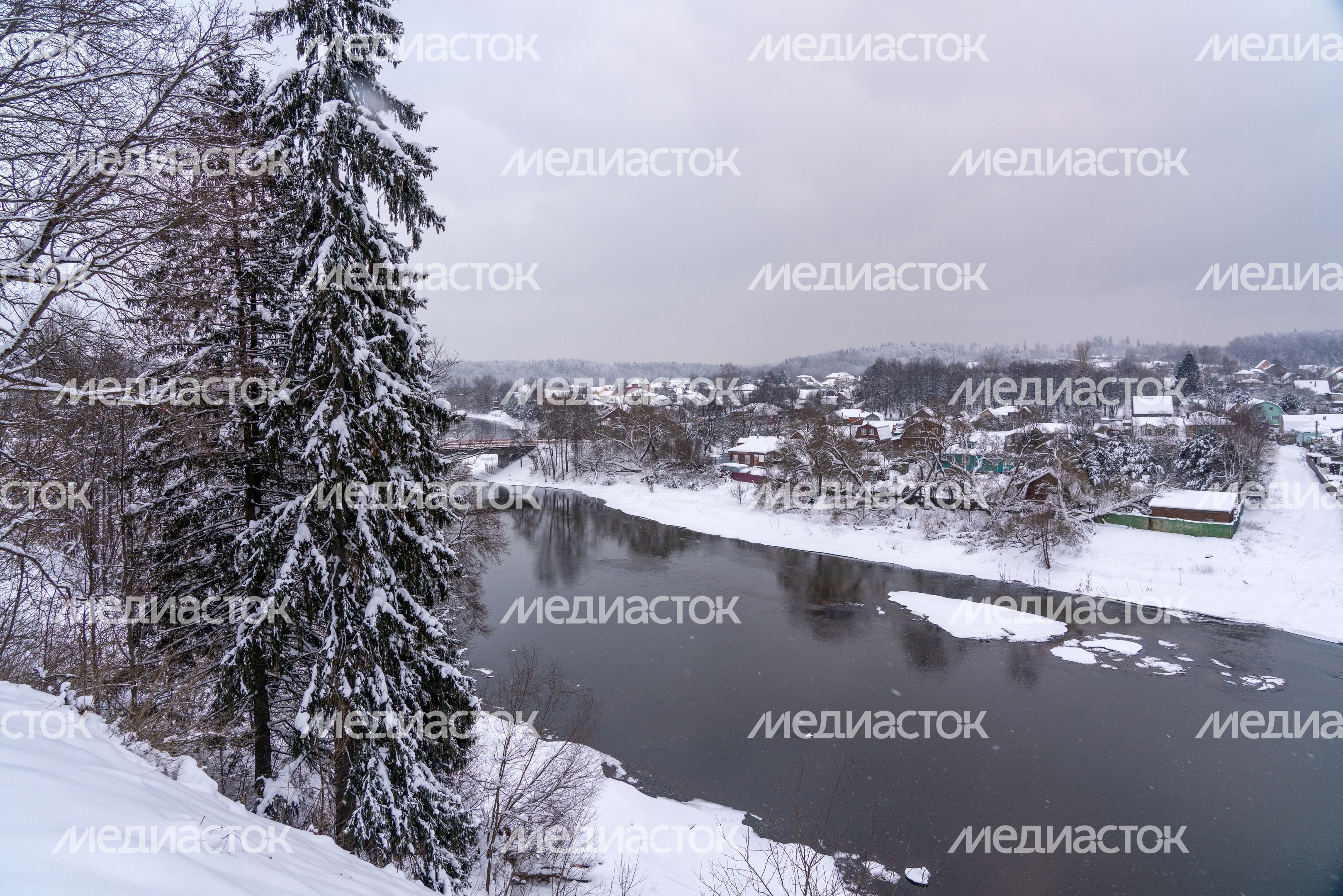 Вид со смотровой площадки парка «Городок» в Рузе