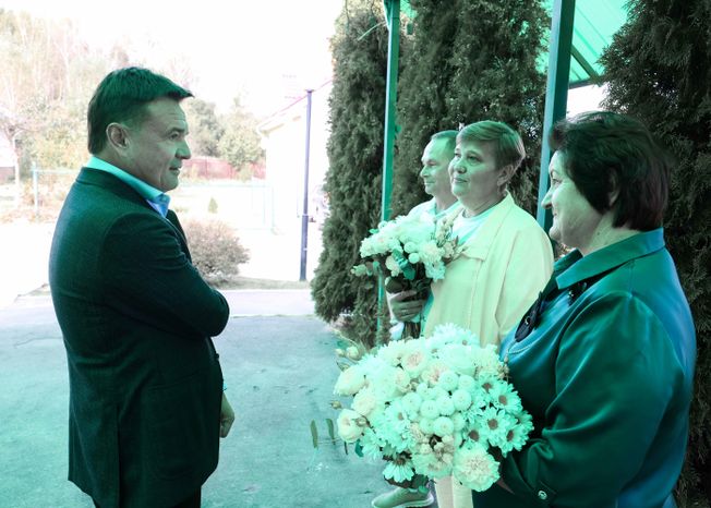 Андрей Воробьев навестил многодетную семью, воспитывающую особенных деток
