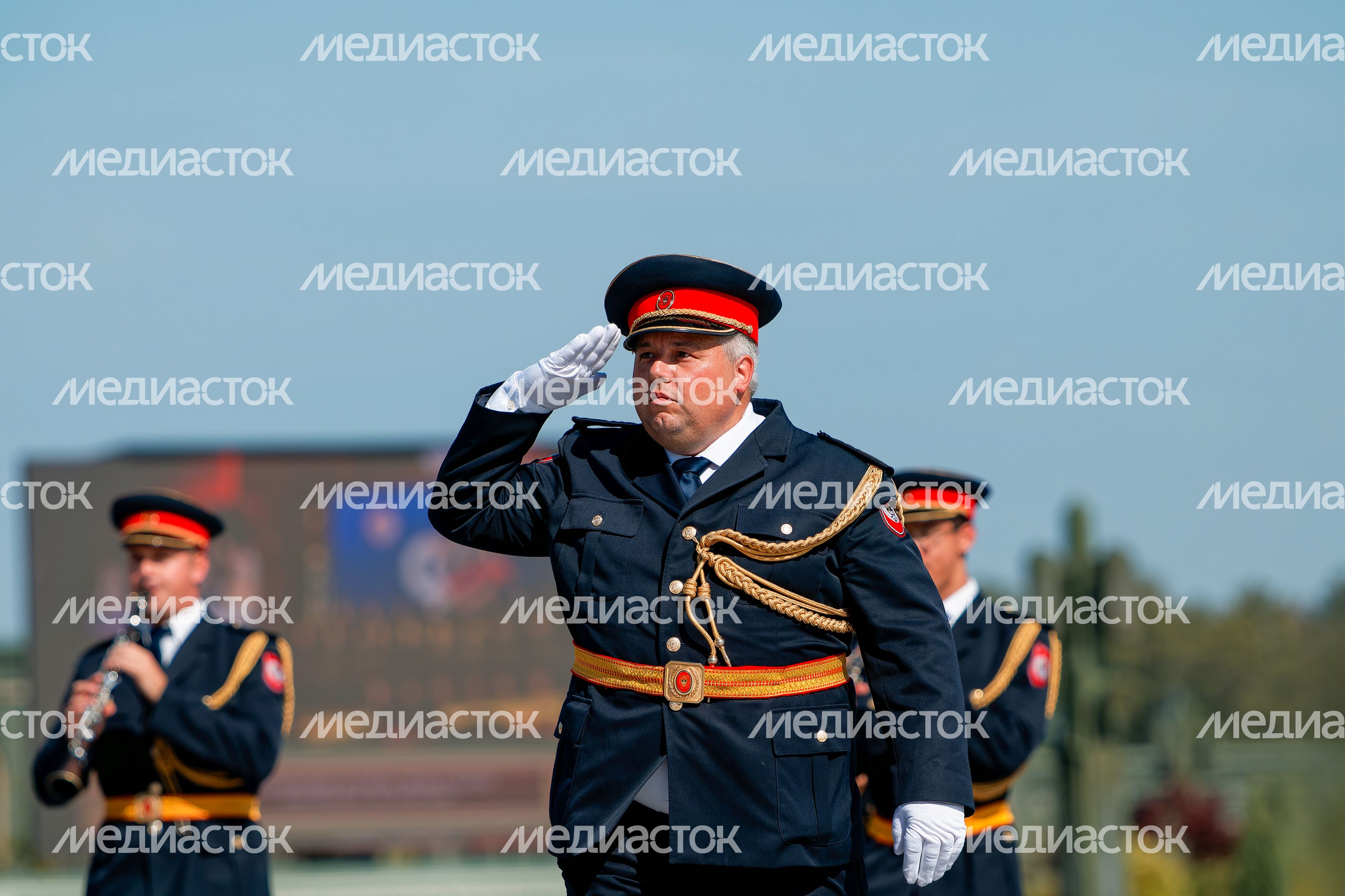 Военный оркестр силовых ведомств Республики Сербской на военно-музыкальном фестивале «Спасская башня» у Главного храма ВС РФ