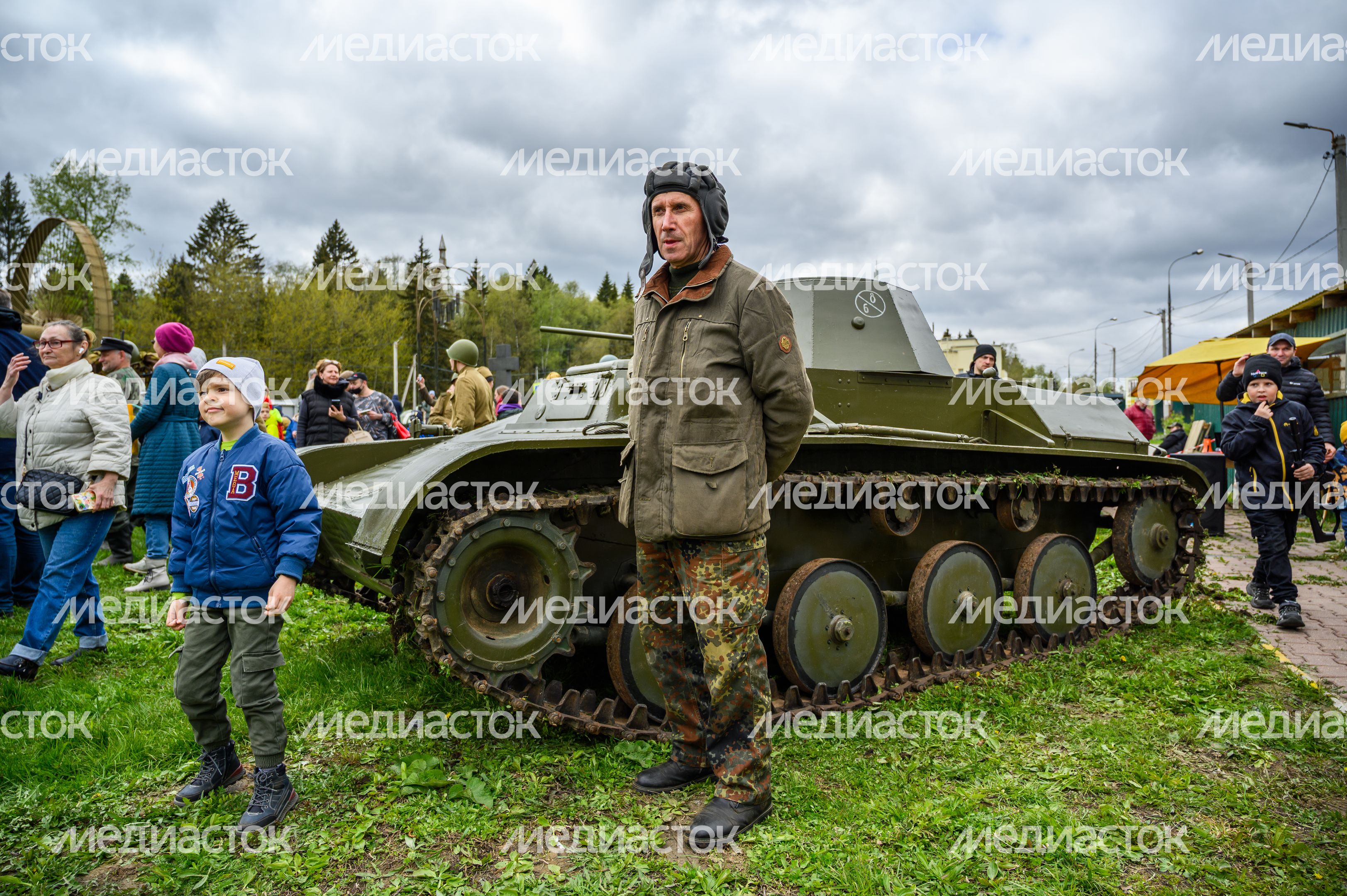 Военно-историческая реконструкция событий мая 1945 года в музее истории танка Т-34 в Мытищах Военно-историческая реконструкция событий мая 1945 года в музее истории танка Т-34 в Мытищах