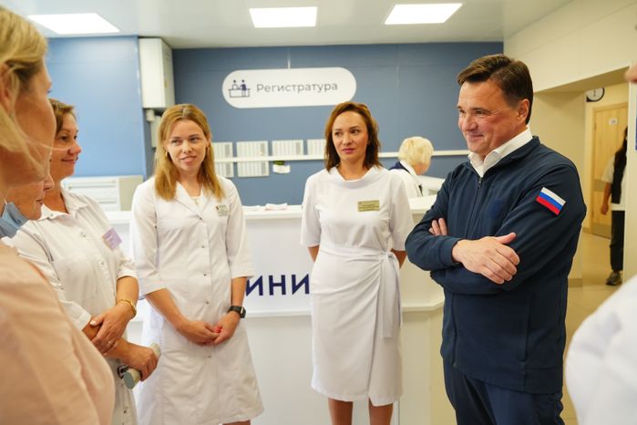 Андрей Воробьев посетил отремонтированную поликлинику в Дзержинском