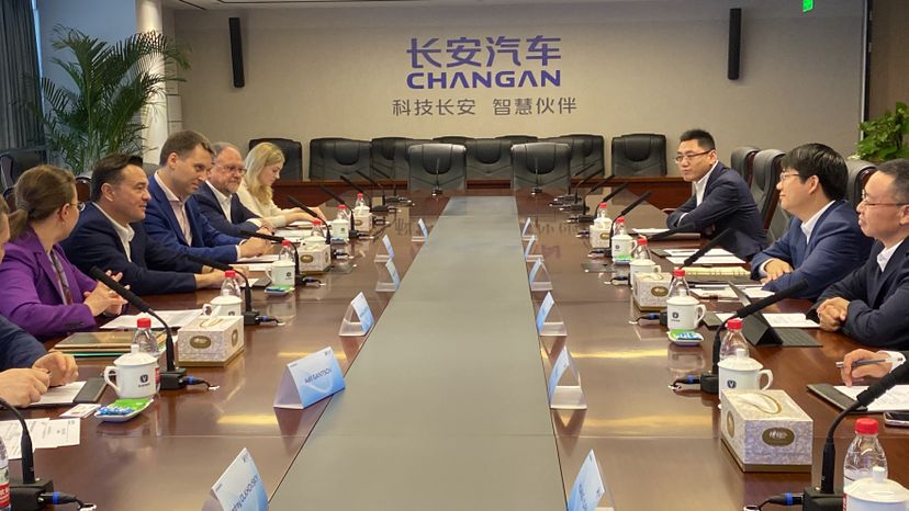 Посещение автозавода Changan Automobile Group в Китае Губернатором Подмосковья