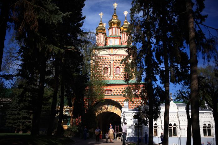 Надвратная церковь Рождества святого Иоанна Предтечи в Троице-Сергиевой Лавре.