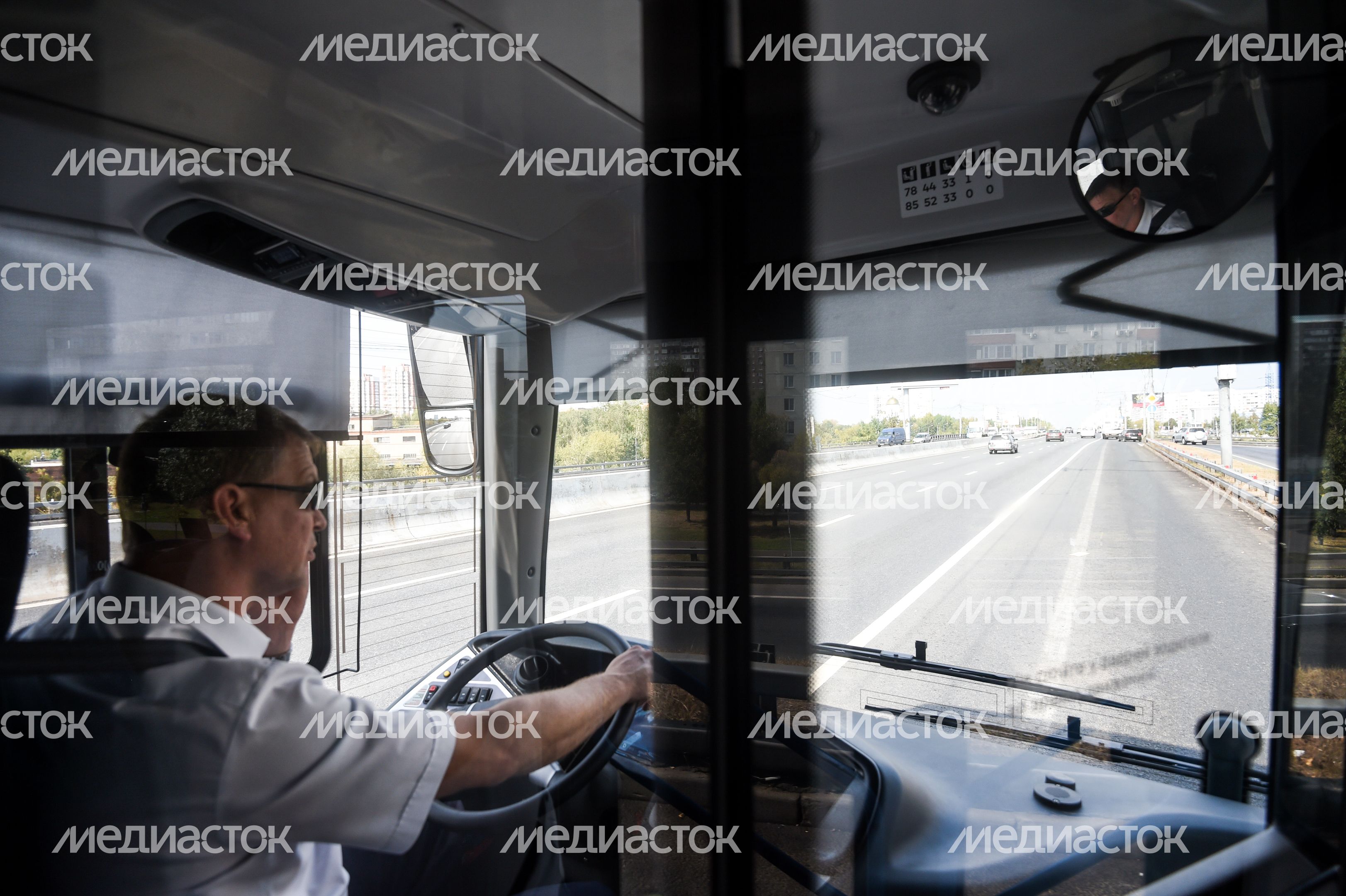Первый электробус вышел на маршрут в Москве