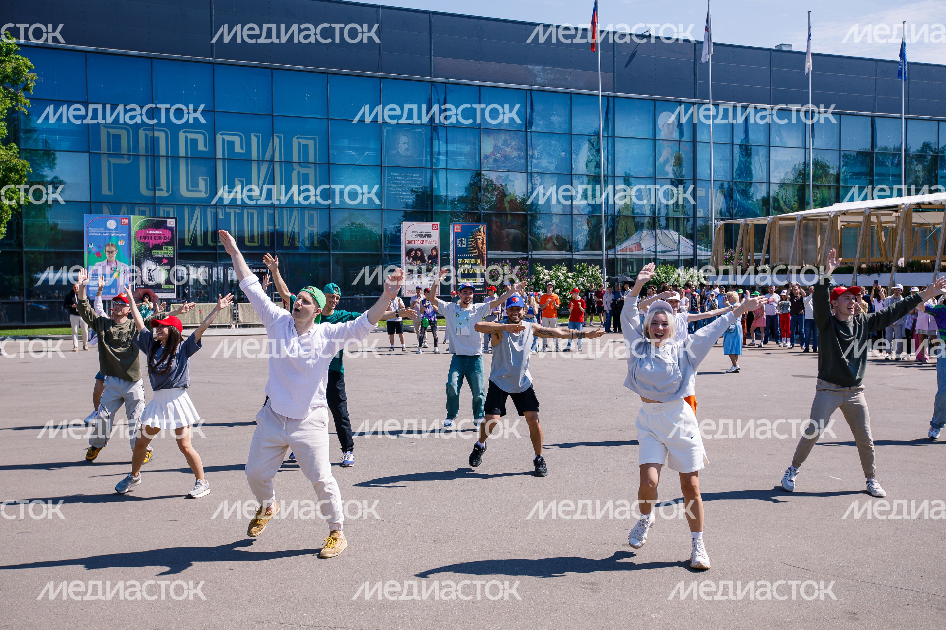 Открытие фестиваля "Будущее в цветах" на выставке "Россия" на ВДНХ Открытие фестиваля "Будущее в цветах" на выставке "Россия" на ВДНХ