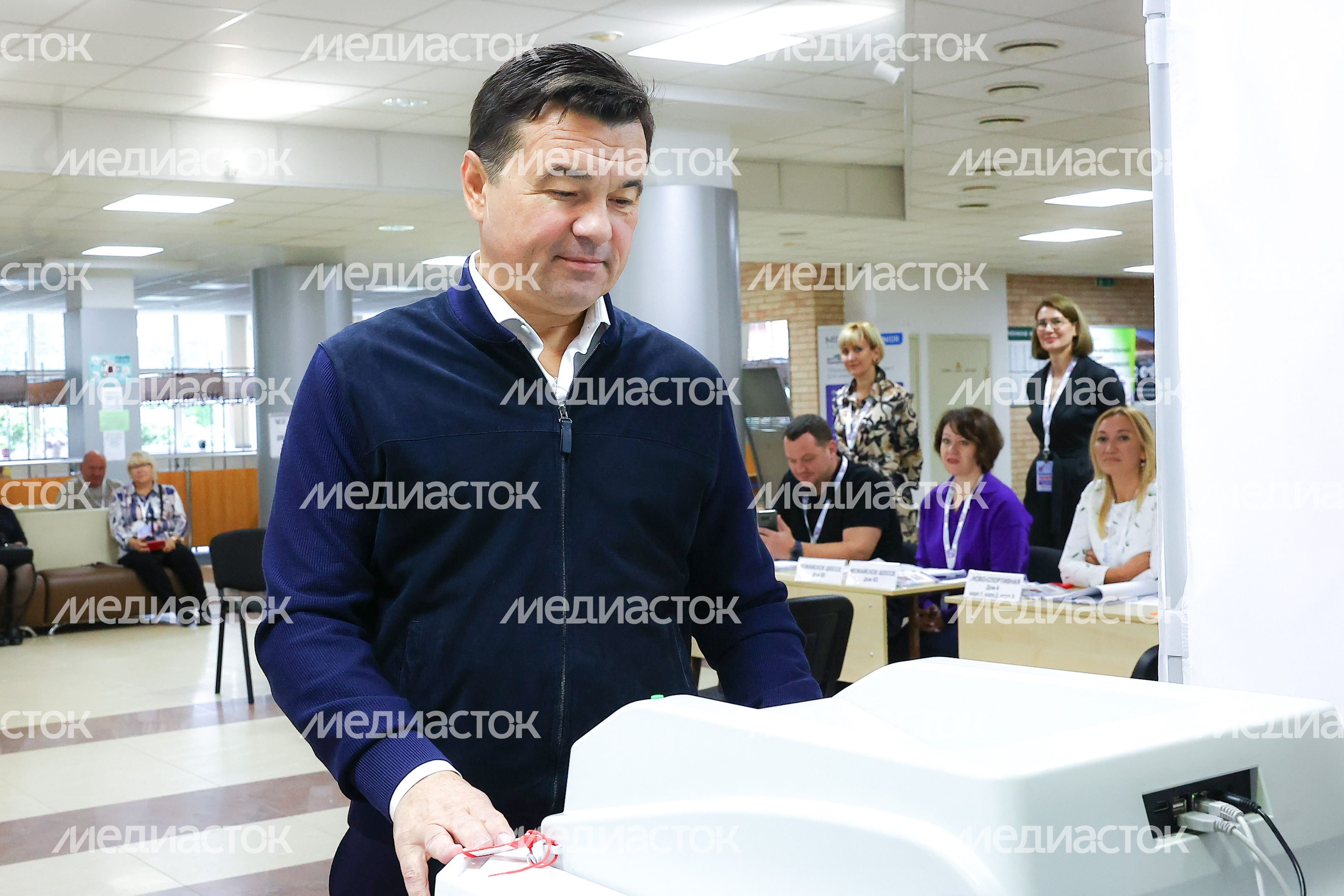 Посещение избирательного участка в Одинцове Губернатором Подмосковья