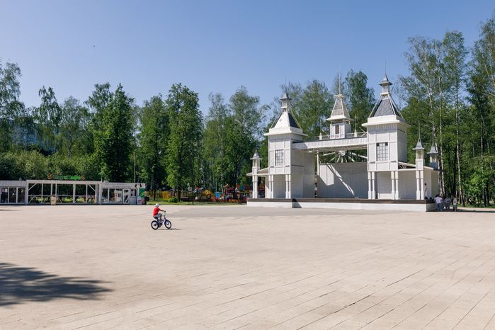 Летний театр в центральном парке культуры и отдыха «Пушкинский» в Пушкино