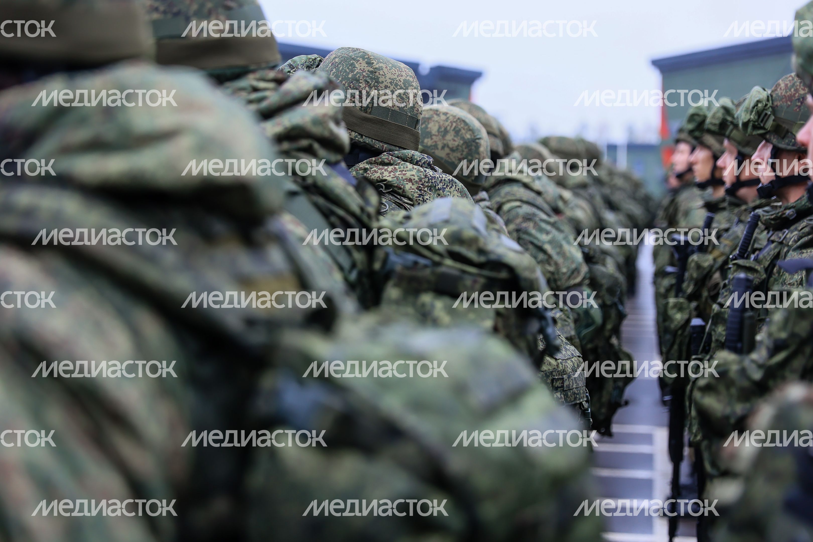Проверка губернатором Подмосковья условий размещения мобилизованных в парке «Патриот»