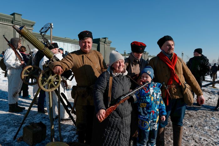 Военно-историческая реконструкция битвы за Сталинград у храма ВС РФ в Кубинке