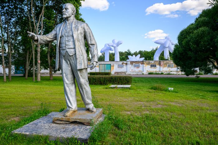 Фестиваль современного искусства "Заповедное" в Горках Ленинских