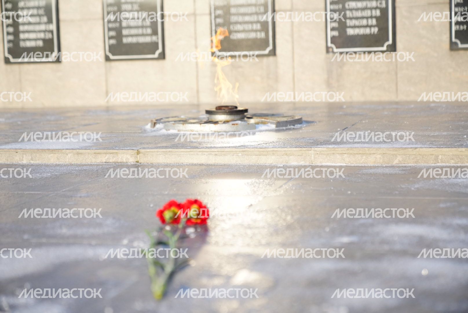 Возложение цветов к мемориалу погибших десантников Губернатором Подмосковья