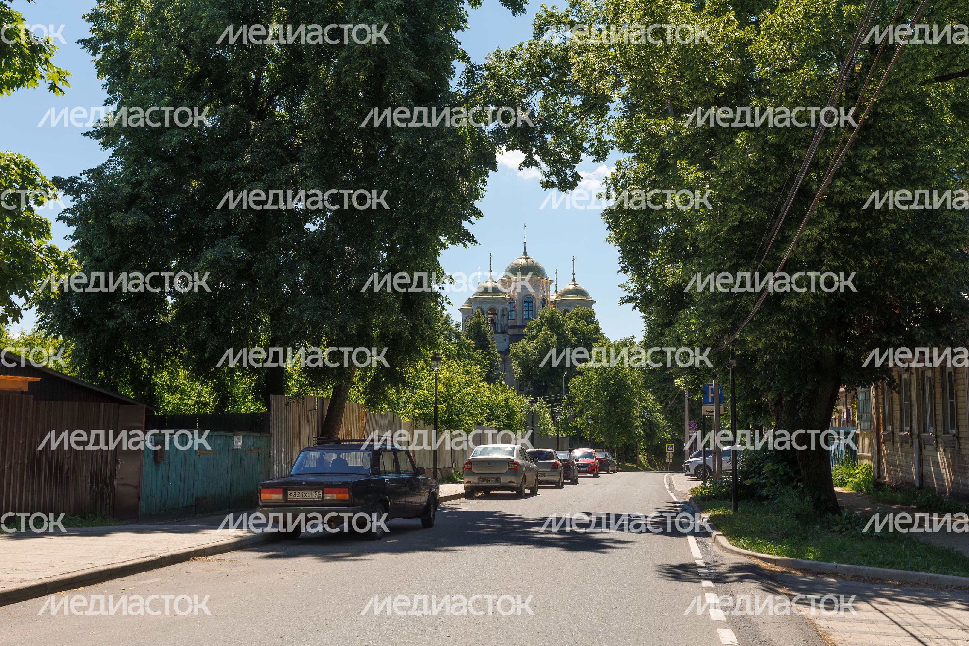 Летние виды улицы Московской в Звенигороде Летние виды улицы Московской в Звенигороде
