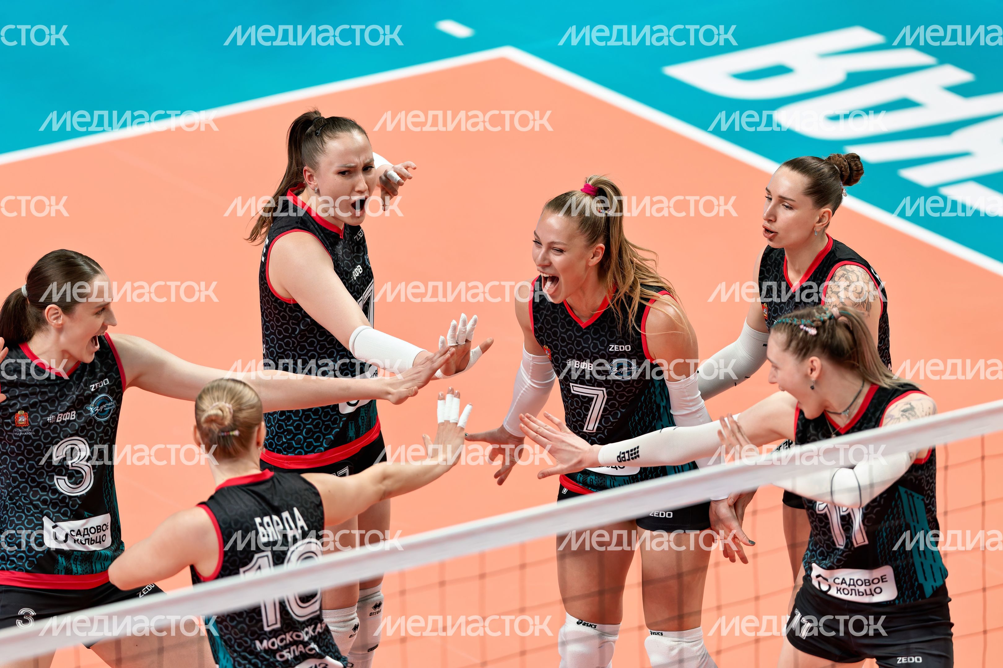 Волейболистки «Уралочки-НТМК» обыграли «Заречье-Одинцово» в чемпионате России по волейболу Волейболистки «Уралочки-НТМК» обыграли «Заречье-Одинцово» в чемпионате России по волейболу