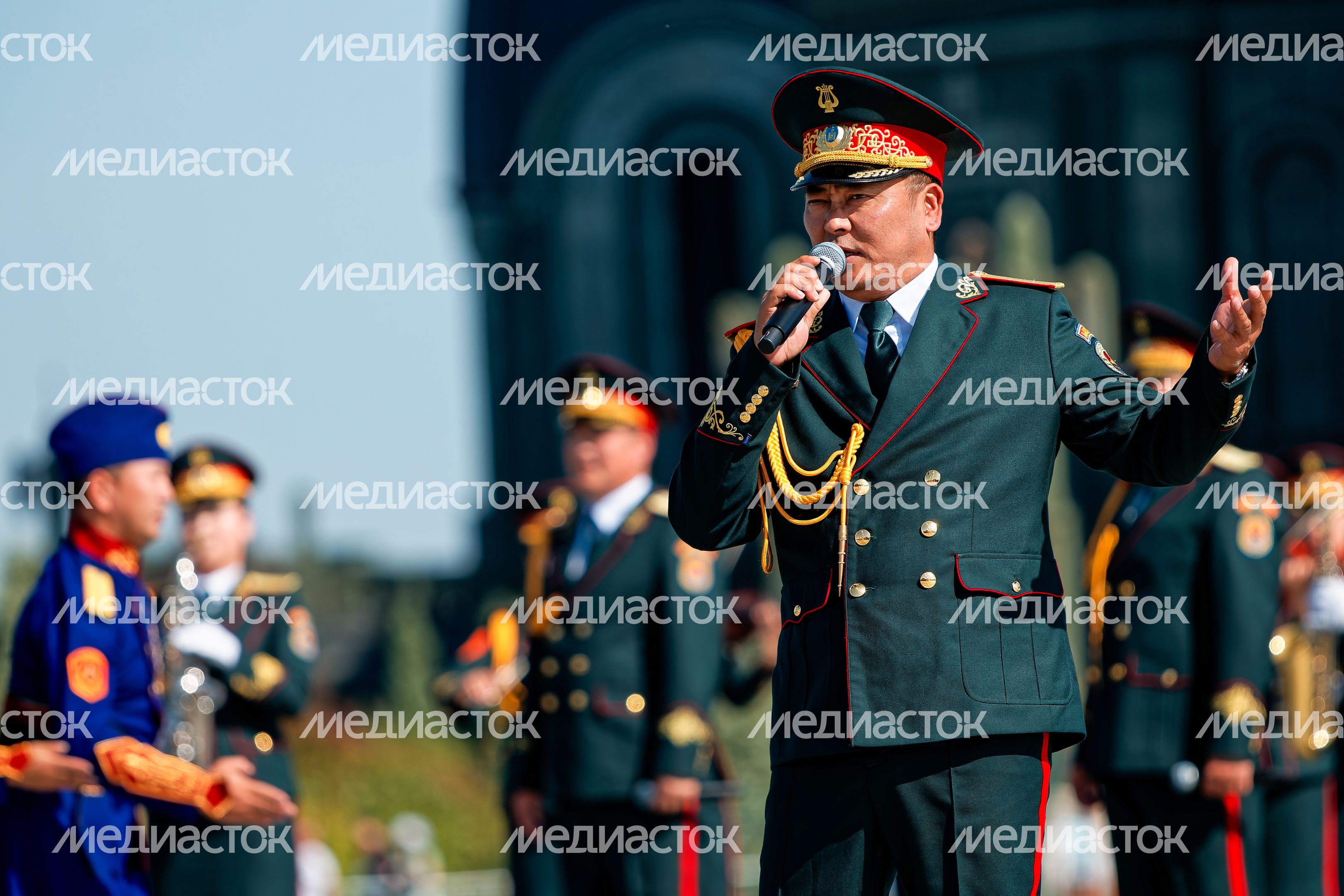 Военный оркестр силовых ведомств Монголии на военно-музыкальном фестивале «Спасская башня» у Главного храма ВС РФ