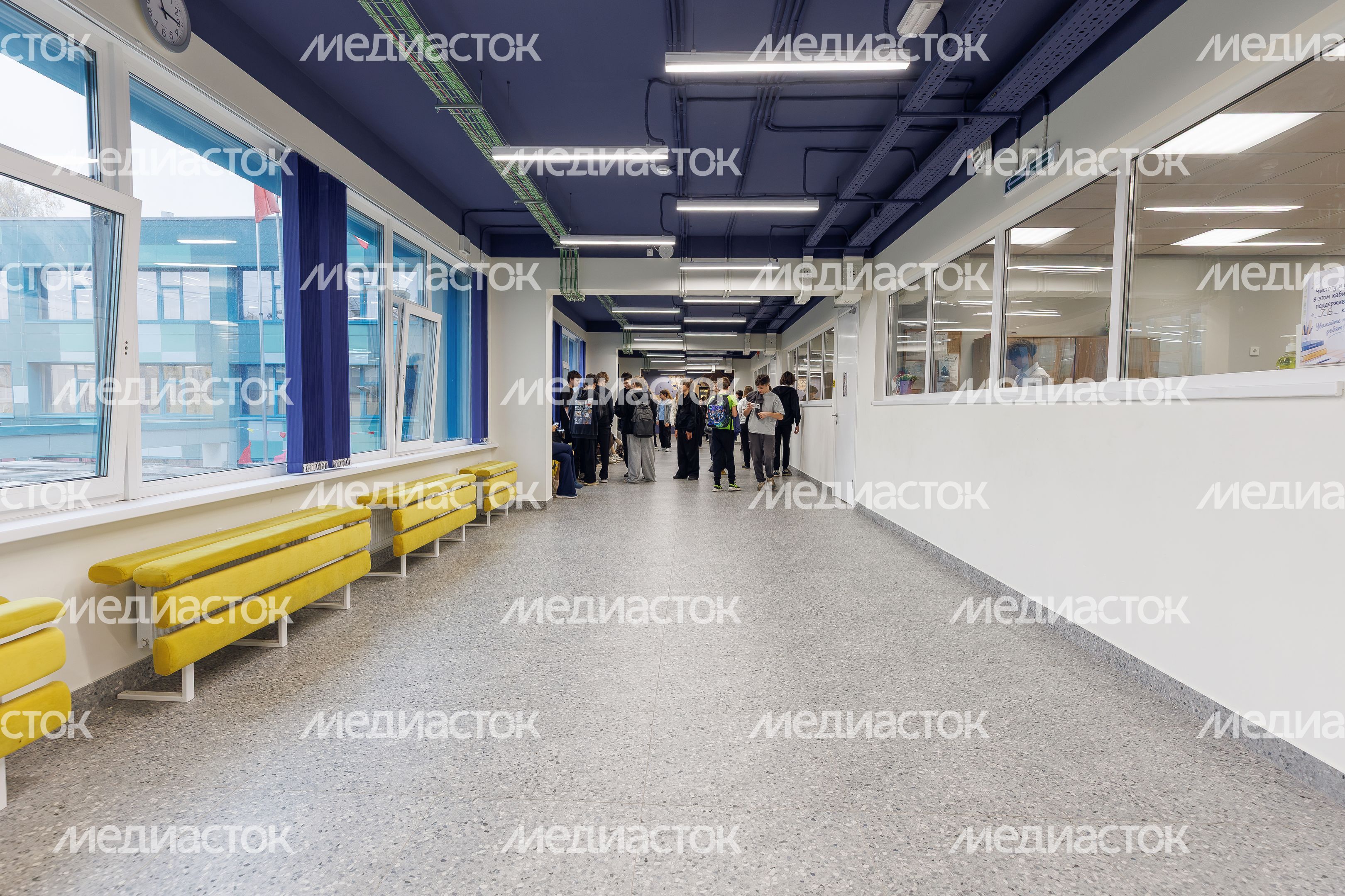 Коридор средней школы №1 города Королев после капитального ремонта Коридор средней школы №1 города Королев после капитального ремонта