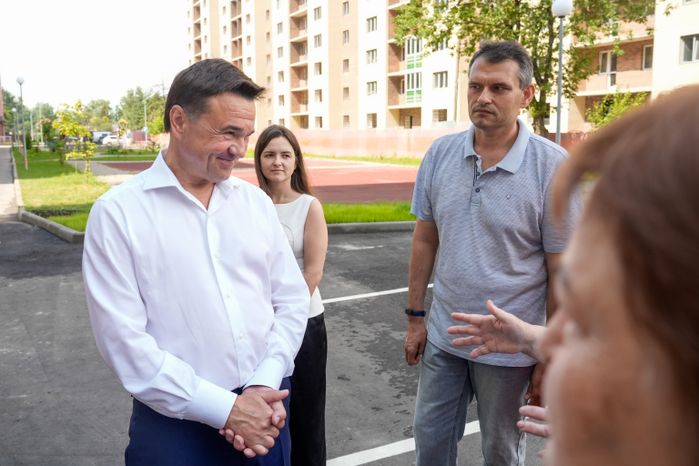 Андрей Воробьев проверил реализацию программы расселения аварийного жилья в Дубне