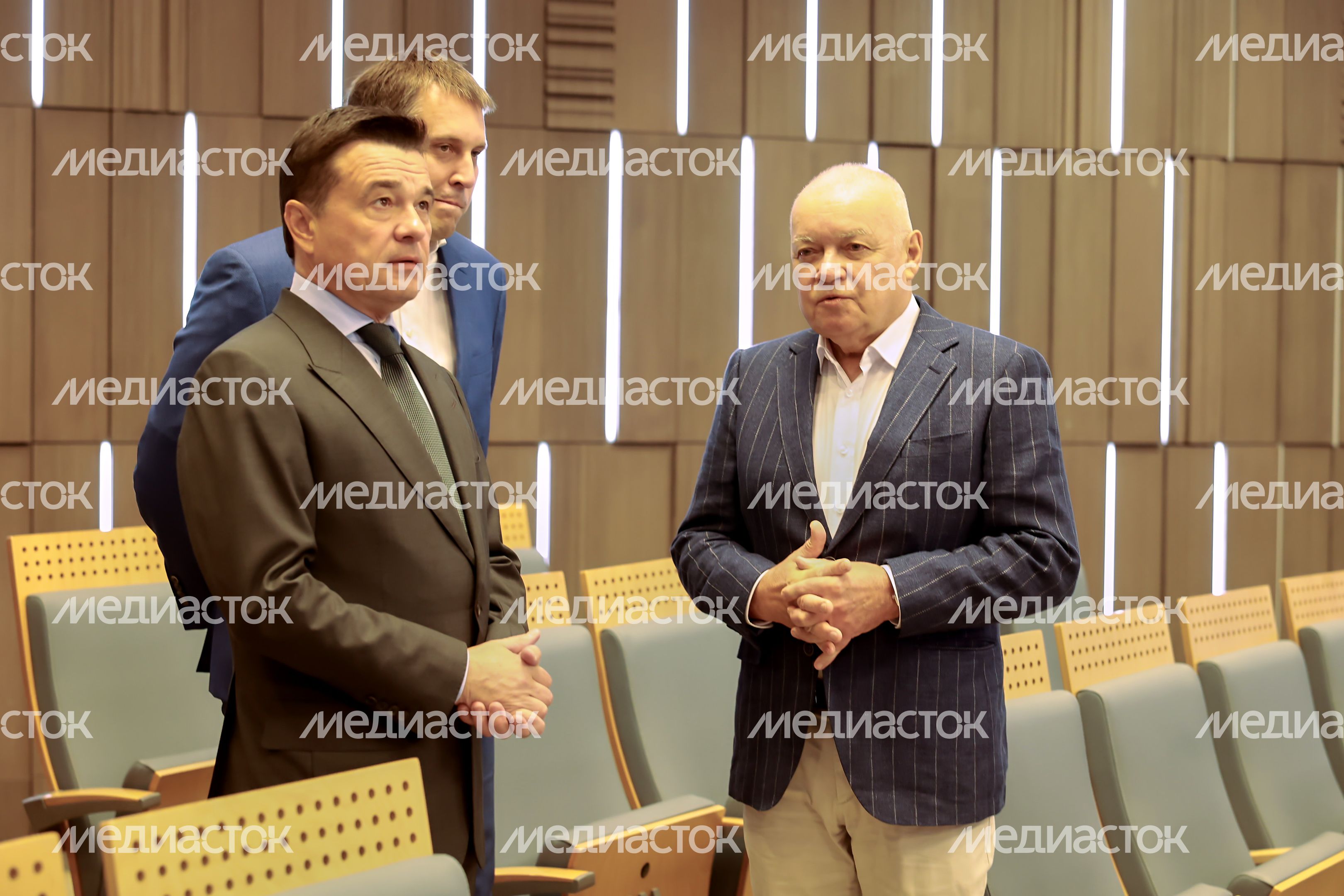 Андрей Воробьев вручил Дмитрию Киселеву Орден «За заслуги перед Московской областью» I степени