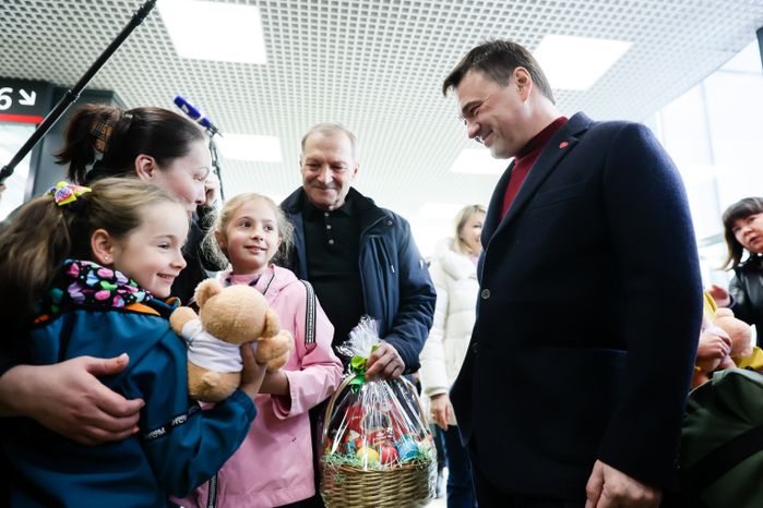 Встреча губернатором Подмосковья детей-сирот из ДНР