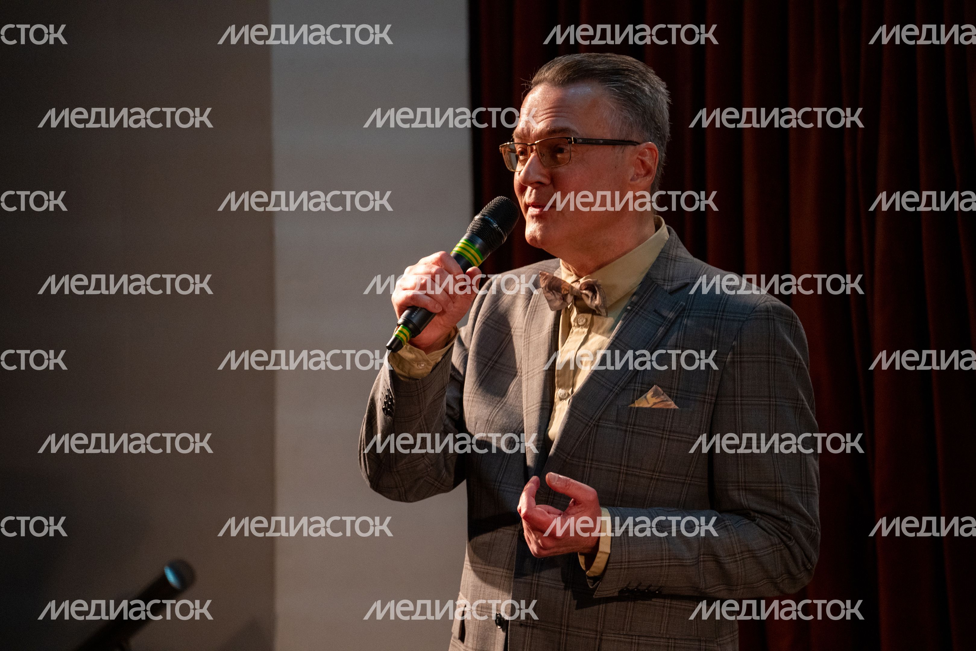 Автор и ведущий концерт «Я вижу даль твою, Россия…» Андрей Огиевский