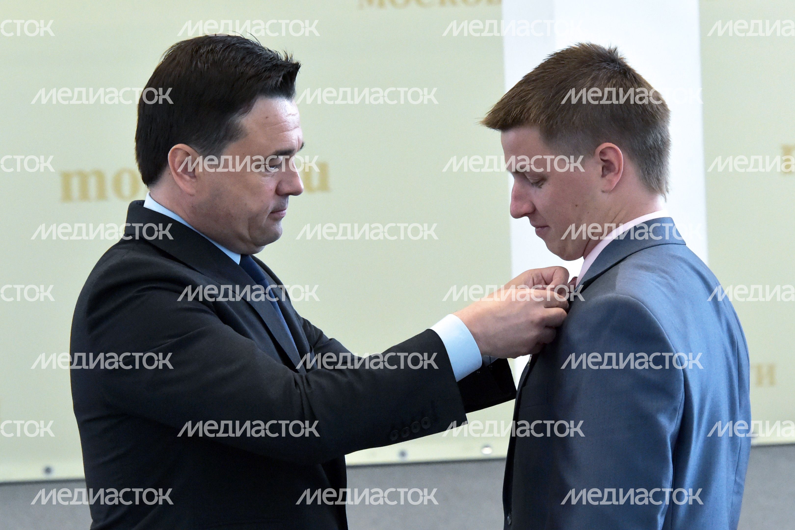 А. Воробьев поздравил жителей Подмосковья с наступающим Днем России